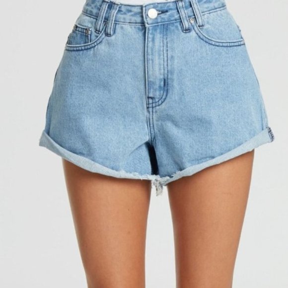 Relaxed Fit Denim Shorts - Picture 2 of 3